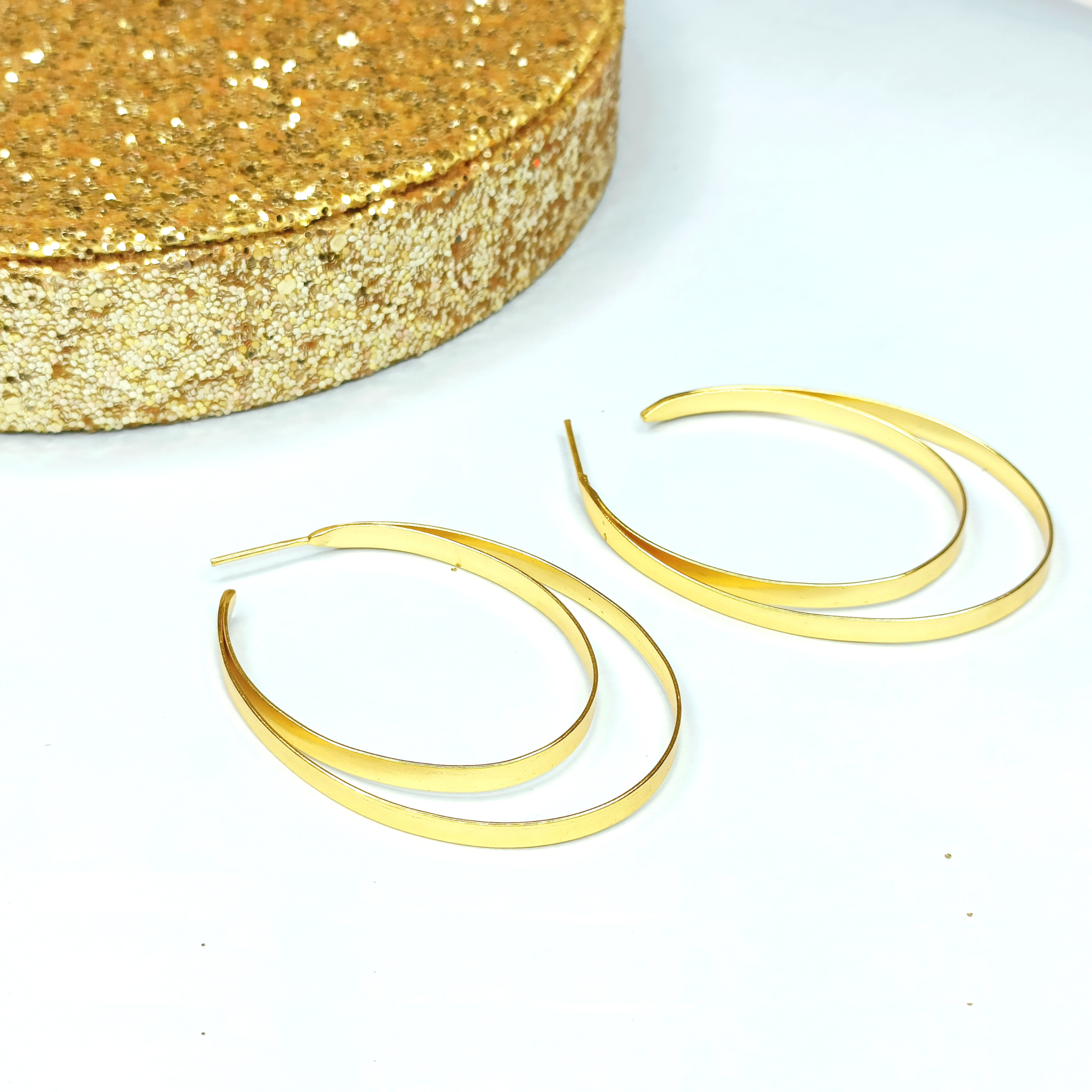 CLASSIC DOUBLE HOOPS image 3
